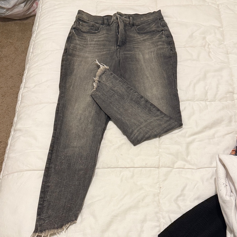 Express - Stylish Gray Women's Skinny Jeans with Raw Hem Cut